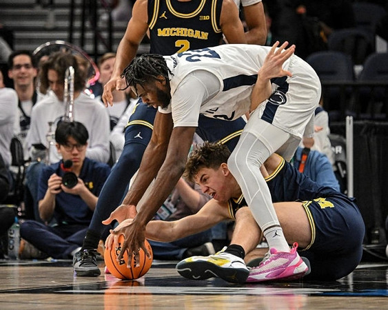 Tray Jackson (2) and Will Tschetter (42)