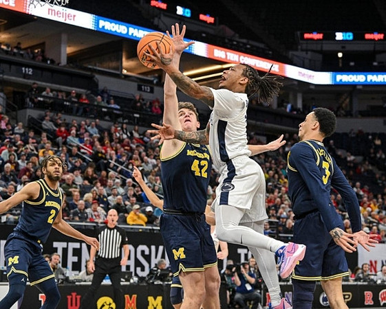 Tray Jackson (2), Will Tschetter (42), and Jaelin Llewellyn (3)