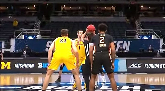 Franz Wagner (21) and Hunter Dickinson (1)