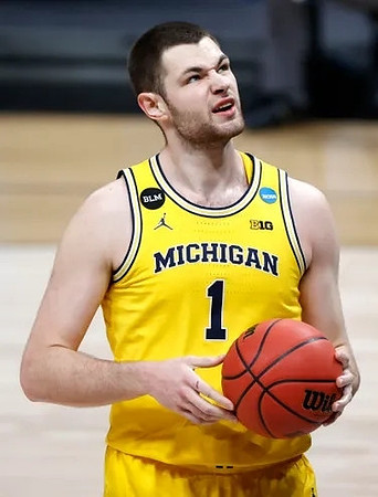 Hunter Dickinson (1)