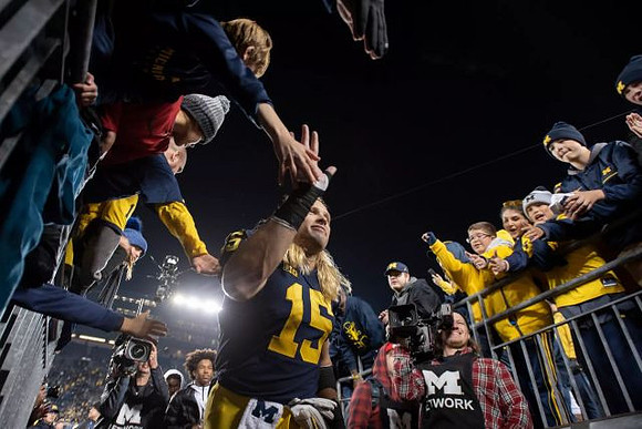 Chase Winovich (15)