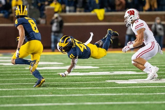 Ronnie Bell (8) and Christian Turner (41)