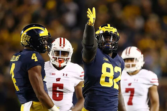 Nico Collins (4) and Nick Eubanks (82)