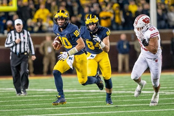 Dylan McCaffrey (10) and Sean McKeon (84)