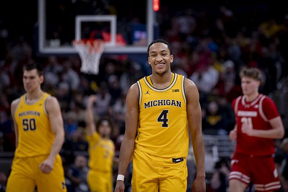 Vladislav Goldin (50) and Nimari Burnett (4)