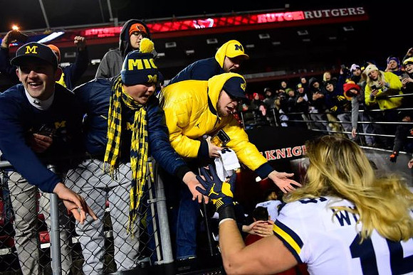 Chase Winovich (15)
