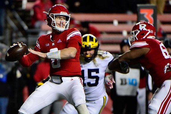 Chase Winovich (15)
