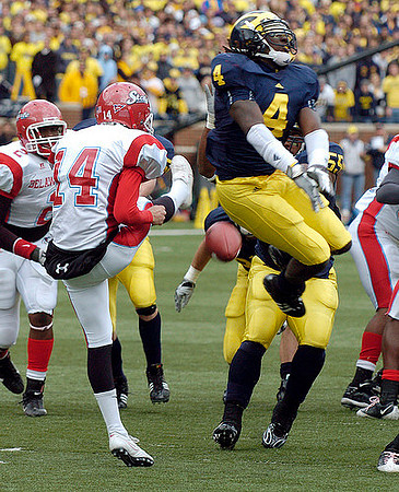 Brandon Smith (4) and Brandon Graham (55)