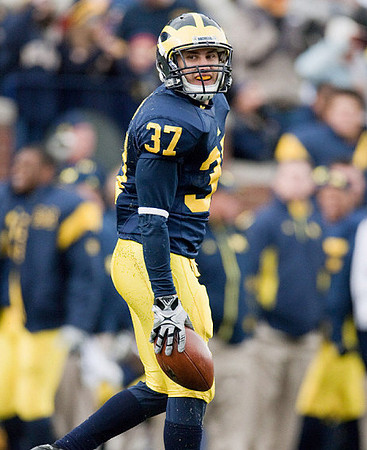 Ricky Reyes (37)