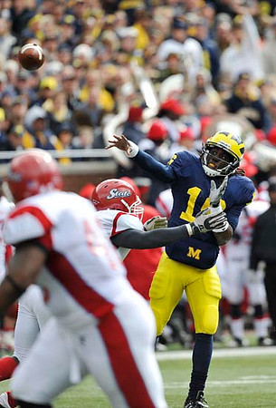 Denard Robinson (16)