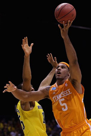 Jon Horford (15)
