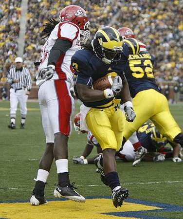 Vincent Smith (2) and Stephen Schilling (52)