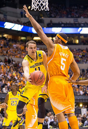 Caris LeVert (23) and Nik Stauskas (11)