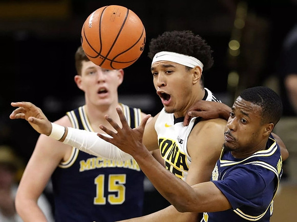 Jon Teske (15) and Muhammad-Ali Abdur-Rahkman (12)