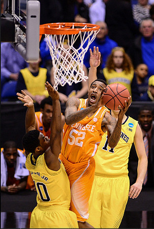 Derrick Walton Jr. (10) and Nik Stauskas (11)