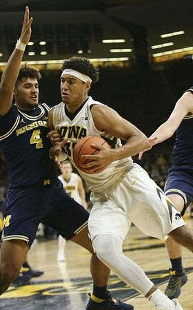 Isaiah Livers (4)