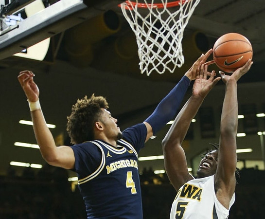 Isaiah Livers (4)