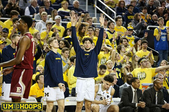 Luke Wilson (32), Brandon Johns Jr. (23), Adrien Nunez (5), Howard Eisley, and Saddi Washington