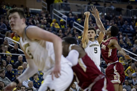 Jon Teske (15) and Adrien Nunez (5)