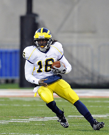 Denard Robinson (16)