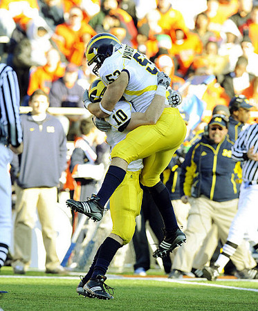 Kevin Leach (10) and Ryan Van Bergen (53)