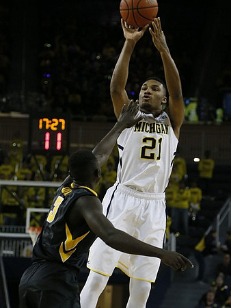 Zak Irvin (21)