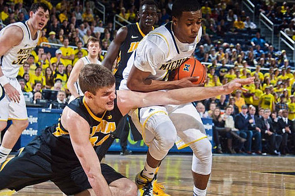 Ricky Doyle (32) and Muhammad-Ali Abdur-Rahkman (12)