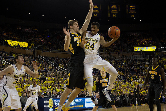 Ricky Doyle (32), Muhammad-Ali Abdur-Rahkman (12), and Aubrey Dawkins (24)