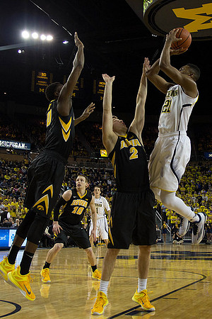 Zak Irvin (21) and Andrew Dakich (11)