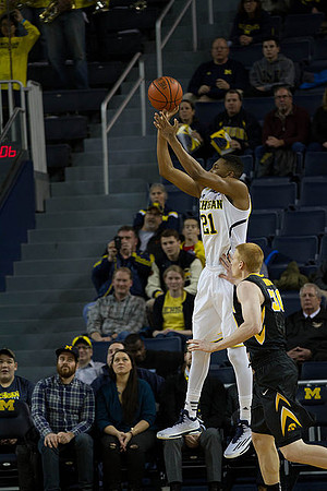 Zak Irvin (21)