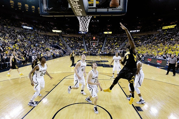 Aubrey Dawkins (24), Max Bielfeldt (44), Spike Albrecht (2), Muhammad-Ali Abdur-Rahkman (12), and Kameron Chatman (3)