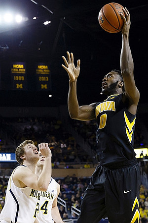 Spike Albrecht (2) and Max Bielfeldt (44)
