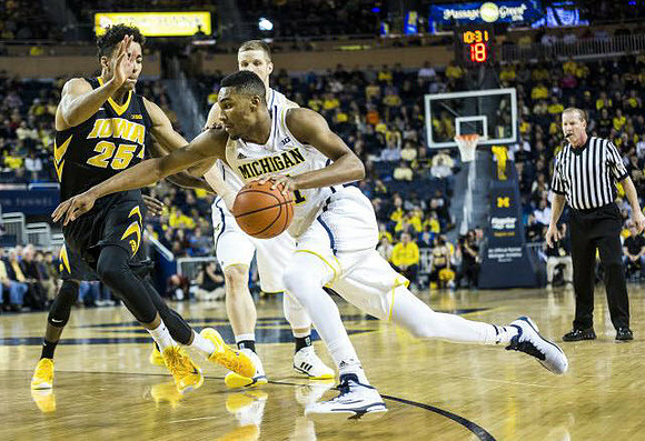 Zak Irvin (21) and Max Bielfeldt (44)