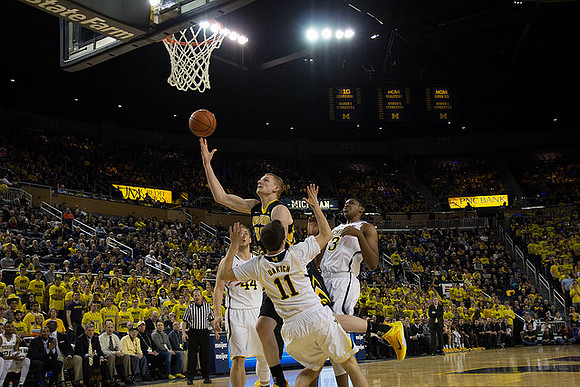 Max Bielfeldt (44), Andrew Dakich (11), and Kameron Chatman (3)