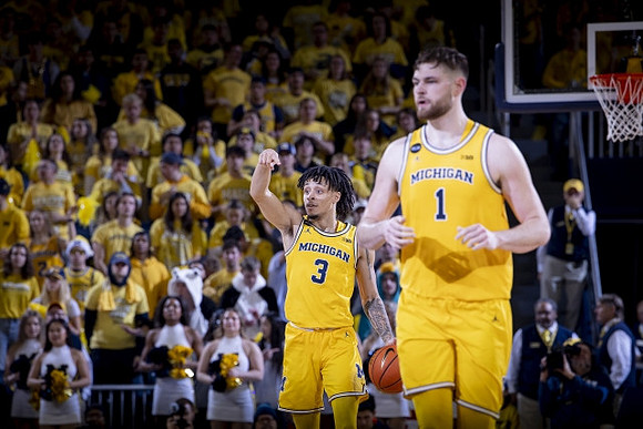 Jaelin Llewellyn (3) and Hunter Dickinson (1)