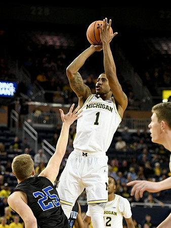 Charles Matthews (1) and Muhammad-Ali Abdur-Rahkman (12)