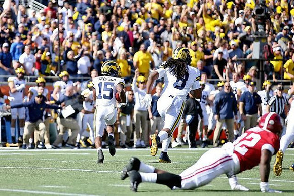 Giles Jackson (15) and Devin Gil (8)
