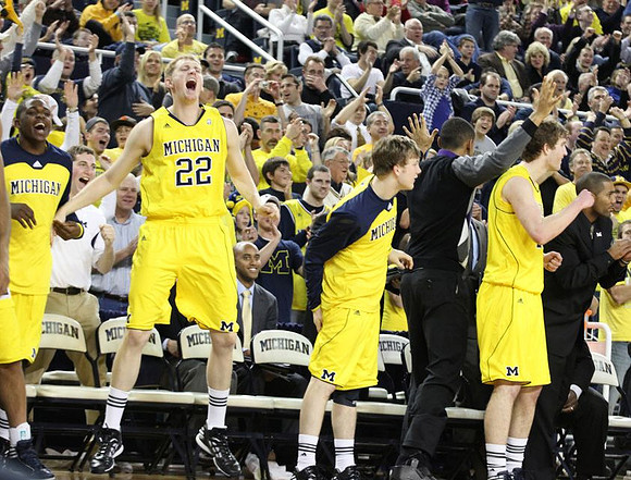 Eso Akunne (5), Blake McLimans (22), Matt Vogrich (13), Jon Horford (15), Evan Smotrycz (23), LaVall Jordan, and C.J. Lee