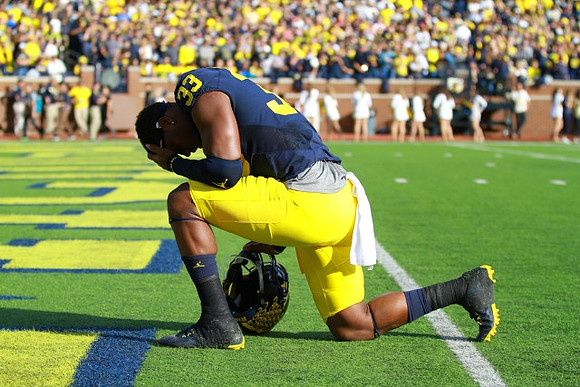 Taco Charlton (33)