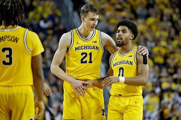 Zavier Simpson (3), Franz Wagner (21), and David DeJulius (0)