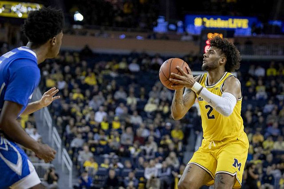 Isaiah Livers (2)