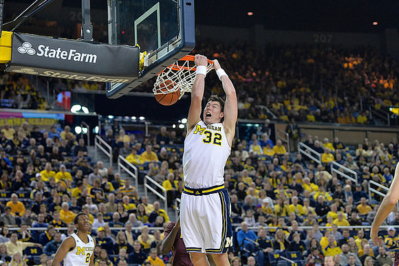 Aubrey Dawkins (24) and Ricky Doyle (32)