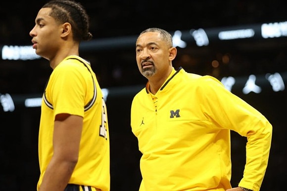 Jett Howard (13) and Juwan Howard