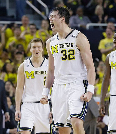 Spike Albrecht (2) and Ricky Doyle (32)