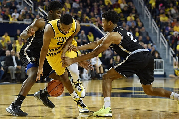 Zak Irvin (21)