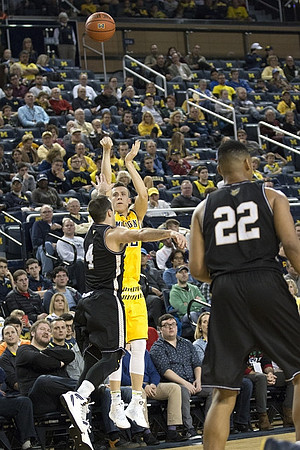 Duncan Robinson (22)