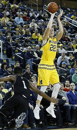 Duncan Robinson (22)