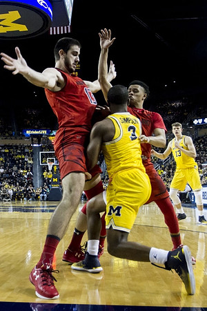 Xavier Simpson (3) and Moritz Wagner (13)