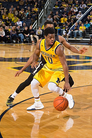 Derrick Walton Jr. (10)