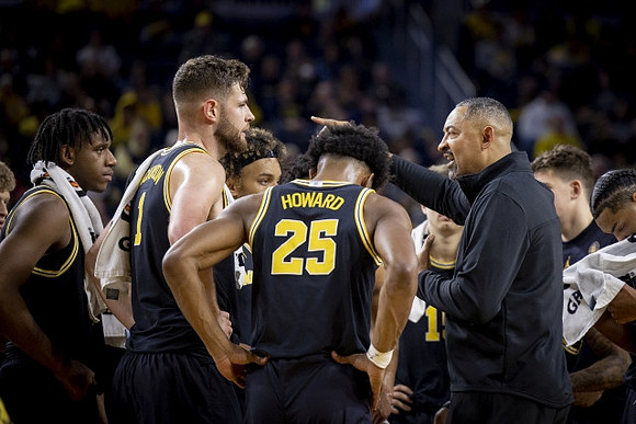 Tarris Reed Jr. (32), Hunter Dickinson (1), Terrance Williams II (5), Jace Howard (25), and Juwan Howard